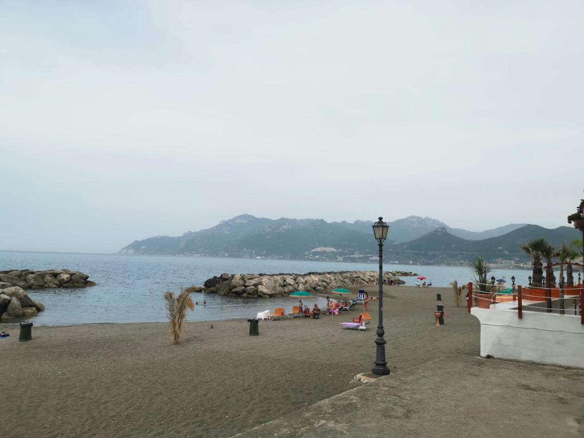 Al Porticciolo Salerno Exterior foto